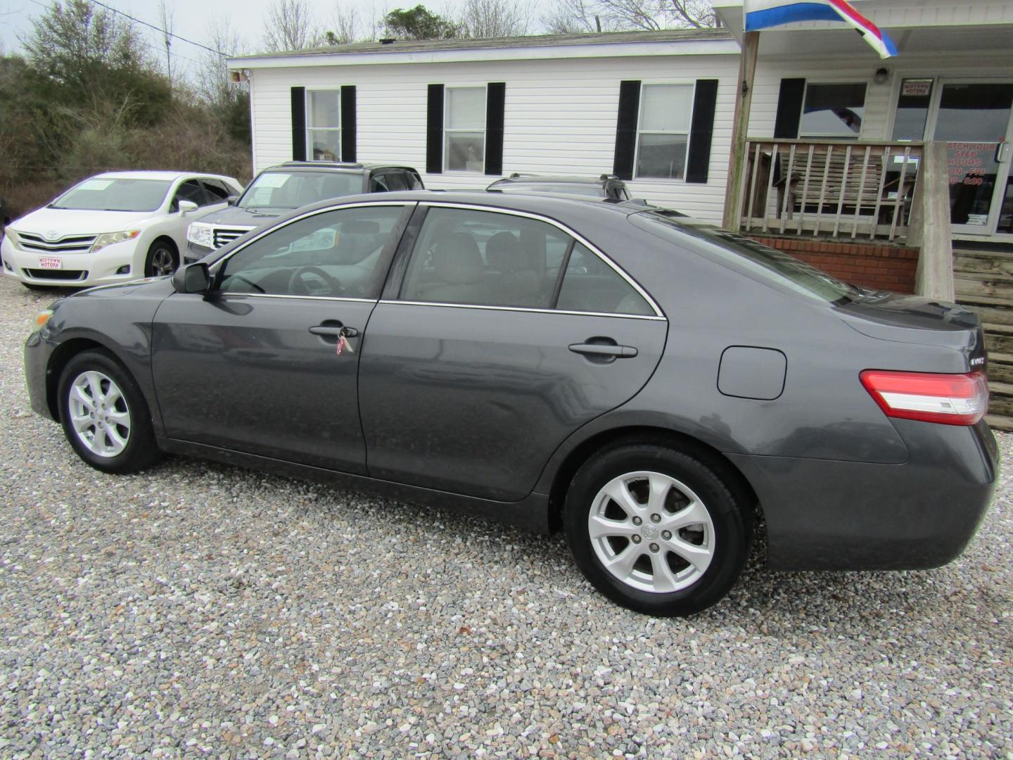 2011 Gray Toyota Camry LE (4T1BF3EK7BU) , Automatic transmission, located at 15016 S Hwy 231, Midland City, AL, 36350, (334) 983-3001, 31.306210, -85.495277 - Photo#5